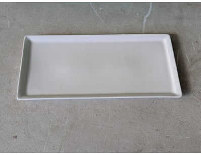 Serving platters, white ceramic, 28.5cm x 14cm

...