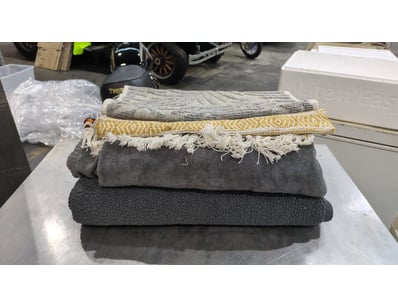 Assorted Homeware Items Including 2x Grey Blankets...