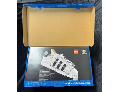 **UNRESERVED** LIFETIME COLLECTION OF LEGO PART... - Lot 500