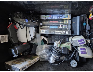 Gadgets, Music & Pastimes (SAA1001) - Lot 4138