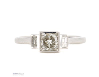 14K WHITE GOLD AND DIAMOND, TRILOGY RING.      

T...