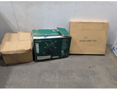 Assorted lot, includes cabinet pack, universal gar...