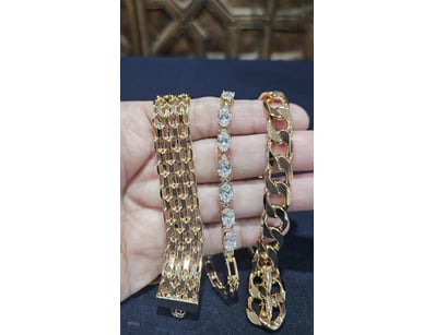 3XPCS GOLD PLATED BRACELETS  

Total Item Weight: ...