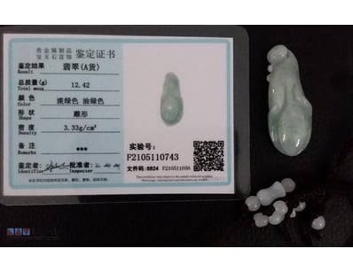 CERTIFIED CHINESE GREEN JADE PENDANT NECKLACE WITH...