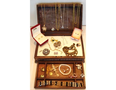 The Curio Collection (A999) - Lot 504