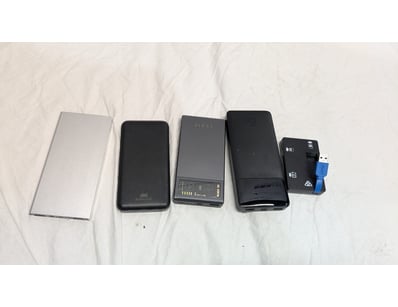 UNRESERVED Airport - Lost Property (A980) - Lot 639