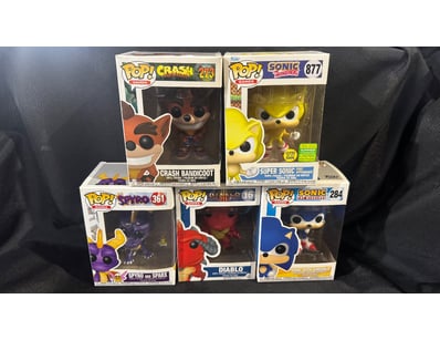 LOT OF 5 FUNKO POP VINYL FIGURES - CRASH, SONIC, S...