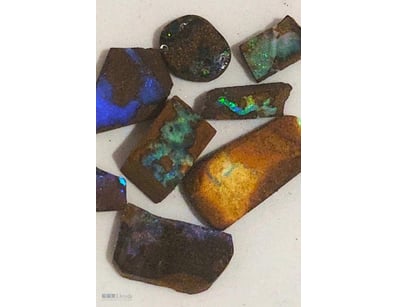 82 CARATS WINTON BOULDER OPAL ROUGH. SOME GOOD COL...