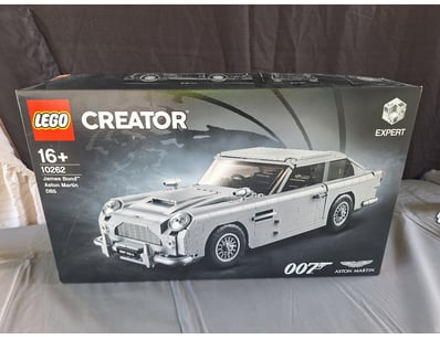 **UNRESERVED** LIFETIME COLLECTION OF LEGO PART... - Lot 168