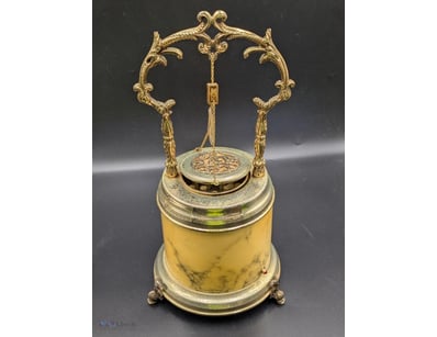CIGARETTE CONTAINER MUSIC BOX

Item Size: Height: ...