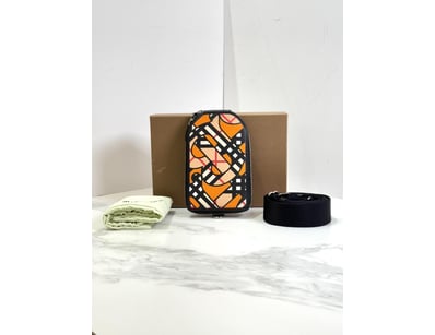 Designer Vault (A979) - Lot 7454