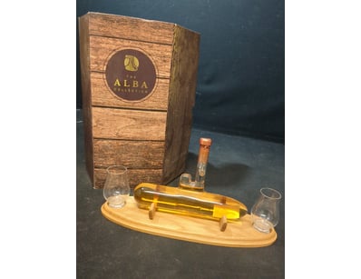 The Alba Collection premium whisky presentation se...