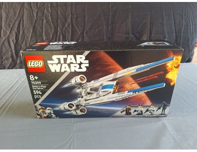 **UNRESERVED** LIFETIME COLLECTION OF LEGO PART... - Lot 319