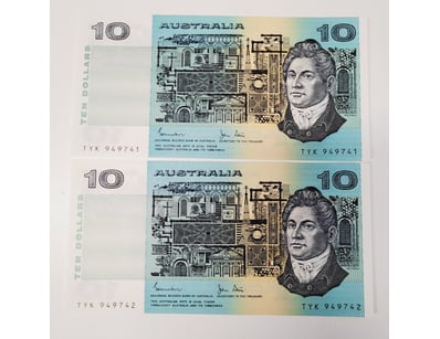 AUSTRALIAN $10 BANKNOTES , 2308 (UNC) 

CV $220...