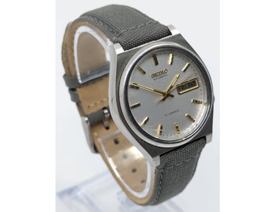 Affordable Watch Market (A991) - Lot 5300