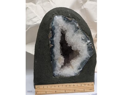 6.7 KILO AMETHYST GEODE FROM BRAZIL

6.7 Kilo Amet...
