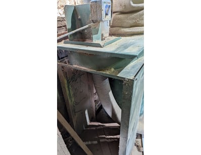 Vintage dust collection system comprising a Model ...