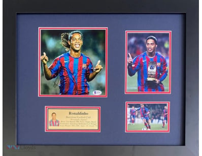RONALDINHO (BARCELONA FC) PERSOANLLY SIGNED 8" X 8...