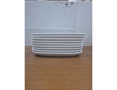 White dinner plates

Sold as lot

