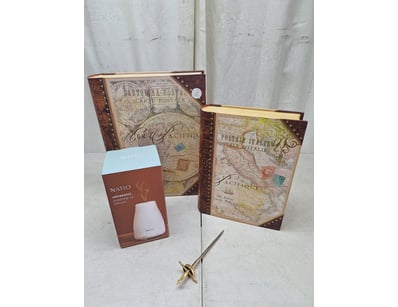 Gadgets, Music & Pastimes (A1005) - Lot 1136