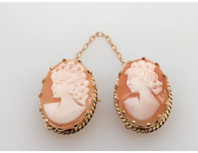 GOLD PLATED CAMEO EARRINGS


583010+22



