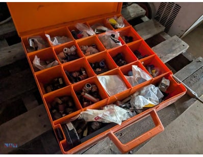 Container with Air/ Water flex line fittings 

Sol...