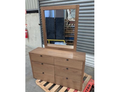 House & Homewares (VICA977) - Lot 1018