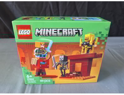 **UNRESERVED** LIFETIME COLLECTION OF LEGO PART... - Lot 330