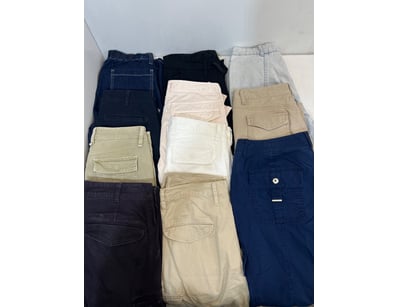 Entire Vintage Clothing Store Liquidation (ON11... - Lot 297