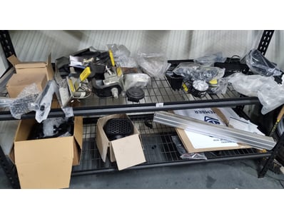MOSTLY UNRESERVED 4x4 WORKSHOP BUSINESS CLOSURE... - Lot 104