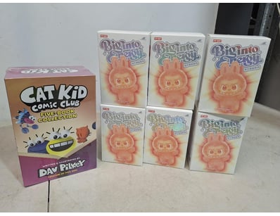 Gadgets, Music & Pastimes (A982) - Lot 2672