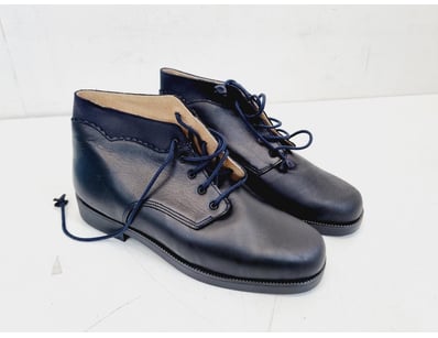 Major Brand Apparel & Footwear Liquidation Even... - Lot 110