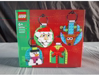 **UNRESERVED** LIFETIME COLLECTION OF LEGO PART... - Lot 217