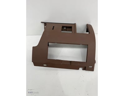 Automotive dashboard instrument cluster bezel asse...