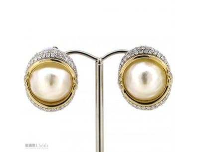 14K YELLOW GOLD, WHITE CULTURED MABE PEARL AND DIA...