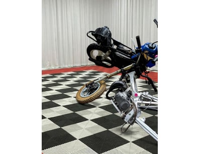 Pocket bike with pull start engine  and Yamaha Pee...