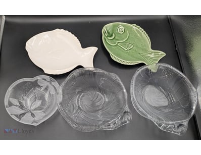 DARTMOUTH DEVON POTTERY FISH-SHAPED DISHES AND STU...