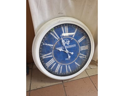 Wall Clock

Dimensions H:62cm W:62cm D:7cm


