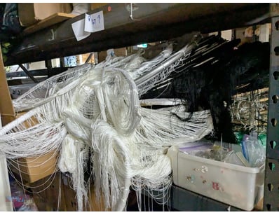 Extensive collection of vintage lace trimmings and...
