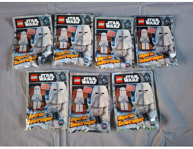 **UNRESERVED** LIFETIME COLLECTION OF LEGO PART... - Lot 361