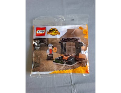 **UNRESERVED** LIFETIME COLLECTION OF LEGO PART... - Lot 189