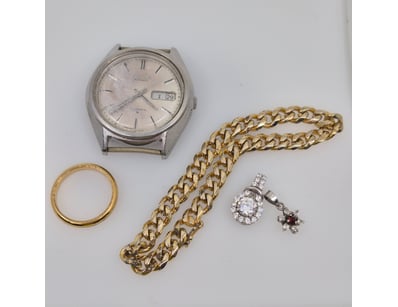 Affordable Watch Market (A986) - Lot 6406