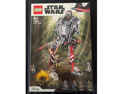 **UNRESERVED** LIFETIME COLLECTION OF LEGO PART... - Lot 239