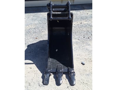 Machinery, Trucks & Attachments - Lot 15