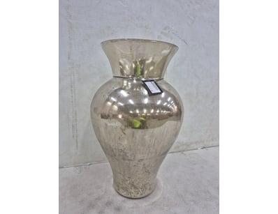 Quality Designer Furniture & Decor Clearance (... - Lot 2132