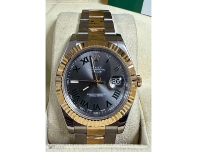 ROLEX FADE JUST 2 WIMBLEDON 2021 BOX AND PAPER  

...