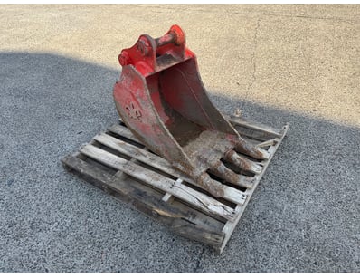 MOSTLY UNRESERVED Machinery & Attachments (ON4400) - Lot 6