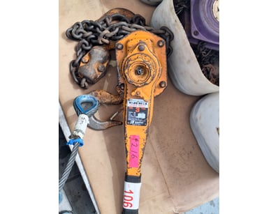 Mostly UNRESERVED Ex-Hire Stage Lighting, PA & ... - Lot 106