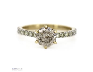 14K YELLOW GOLD AND DIAMOND, CLASSIC RING.      

...