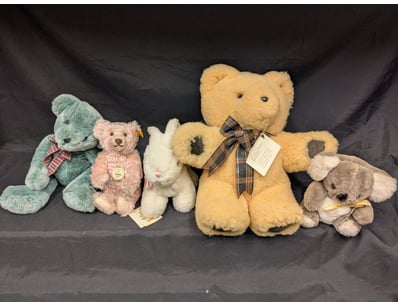 The Curio Collection (A995) - Lot 1170